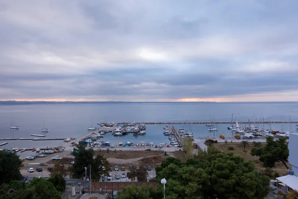 Increíble Vista Mar Puerto Deportivo Kalamaria Tesalónica Grecia Bajo Cielo —  Fotos de Stock