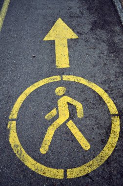 yellow markings on the road