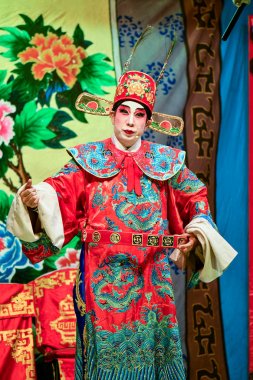 Tam makyaj ile Çin Opera aktör ve aktris