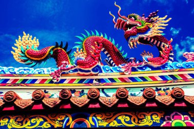 Dragon heykel sanat Mimarlık Budist sanat muhteşem tapınak Tayland.