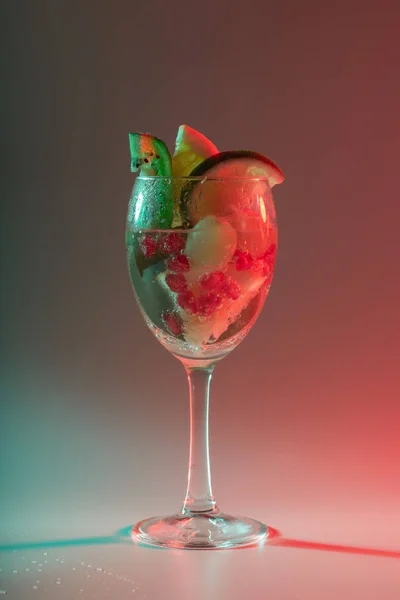 Cocktails and soft drinks — Stock Photo, Image