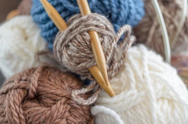 Crochet and knitting set. Yarn balls and wood needles. Homemade hobby concept. — Stock Photo, Image