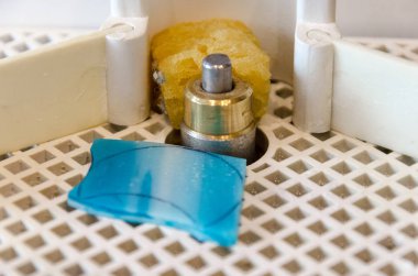 Vitray için Mini Taşınabilir Öğütücü Makinesi. Sanat cam çalışmaları için araçlar.