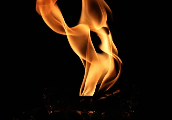 Open Groing Flame Darkness — Stock Photo, Image