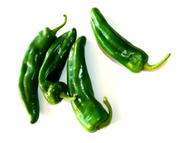 çiğ veya pişmiş yemek için taze yeşil biber