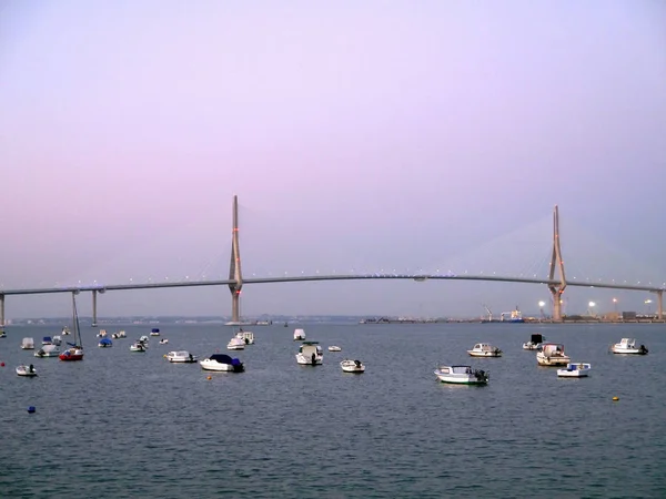 Fischerboote Bei Sonnenuntergang Der Puente Constitucion Genannt Pepa Der Bucht — Stockfoto