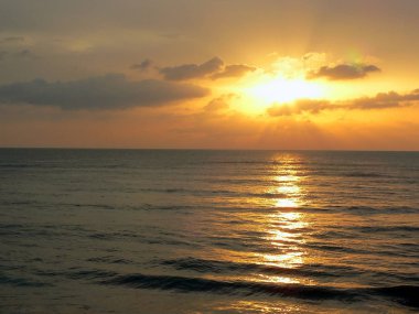 Cadiz şehri, Andalusia Körfezi kıyısında günbatımı. İspanya. Europe