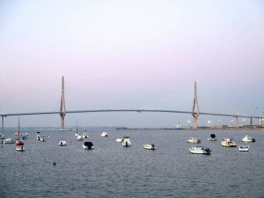 Cadiz Körfezi başkentinde Andalucia balıkçı tekneleri. İspanya. Europe