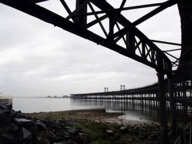 demir köprü Ro Tinto Huelva, Andalusia Odiel Nehri üzerinde yer almaktadır. İspanya. Europe