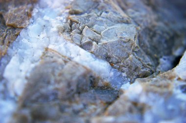 gömülü kuvars ile granit duvar yakın çekim detay