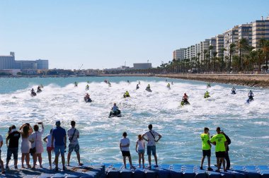 23 Eylül yarışlarında su bisikleti rakip, Cadiz başkenti, Endülüs Körfezi 'nde 2018. İspanya. Avrupa