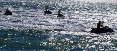 23 Eylül yarışlarında su bisikleti rakip, Cadiz başkenti, Endülüs Körfezi 'nde 2018. İspanya. Avrupa