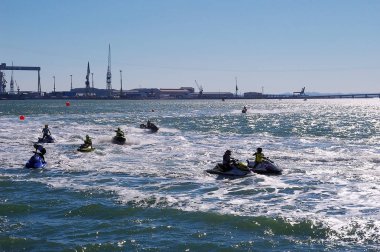 23 Eylül yarışlarında su bisikleti rakip, Cadiz başkenti, Endülüs Körfezi 'nde 2018. İspanya. Avrupa