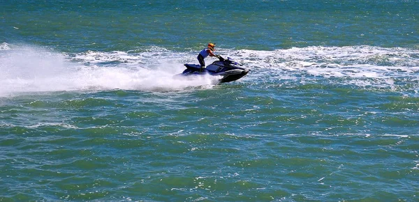 カディス首都アンダルシアの湾で9月23日 2018のレースで水上バイクの競争相手 スペイン ヨーロッパ — ストック写真