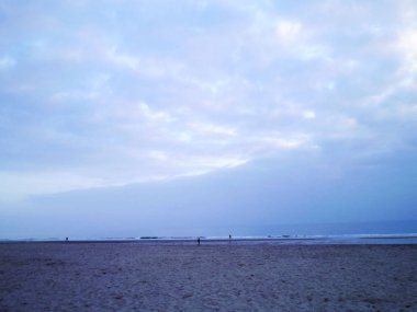 Cadiz şehri, Andalusia Körfezi kıyısında günbatımı. İspanya. Europe