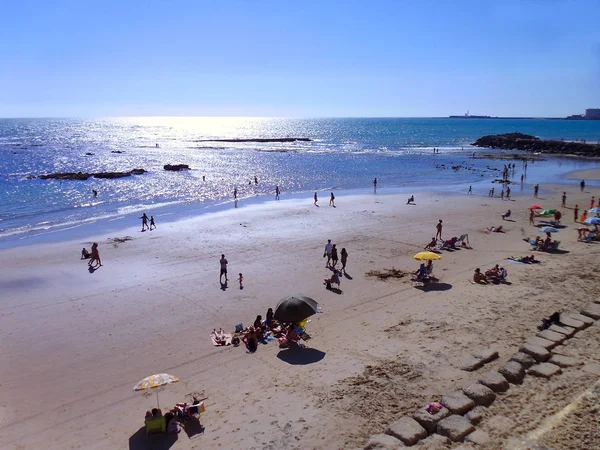 Pessoas Tomando Sol Pôr Sol Praia Baía Cdiz Andaluzia Espanha — Fotografia de Stock