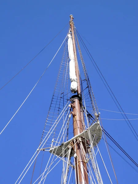 在加的斯的帆船桅杆 安达卢西亚西班牙 — 图库照片