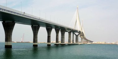 Anayasa Köprüsü, La Pepa, Cdiz Körfezi, Endülüs. İspanya. Avrupa