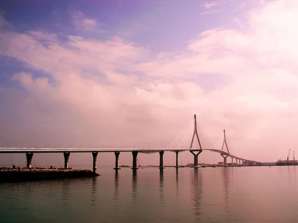 Endülüs Cadiz Körfezi Nde Pepa Denilen Anayasa Köprüsü Nde Günbatımı — Stok fotoğraf