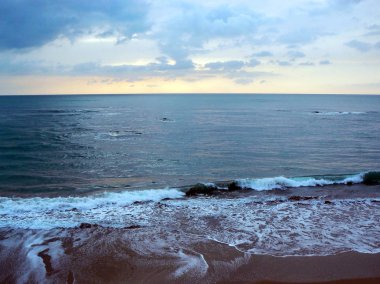 Endülüs, Cadiz kentinde sahilde gün batımında arka aydınlatma. İspanya