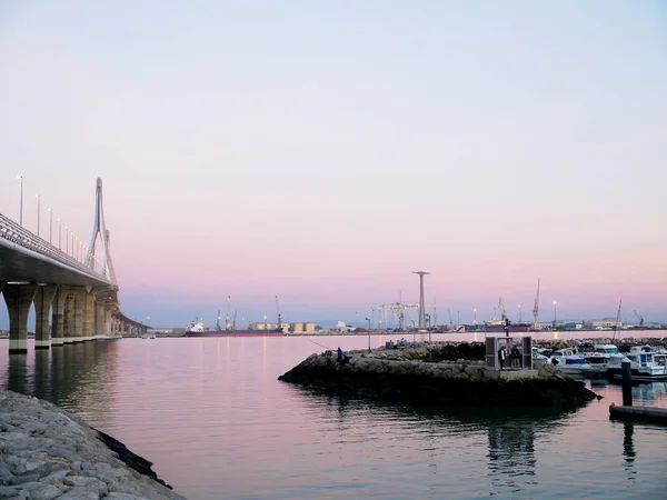 Endülüs Cdiz Körfezi Nde Pepa Denilen Anayasa Köprüsü Üzerinde Günbatımı — Stok fotoğraf