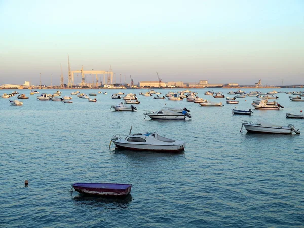 Fischerboote Bei Sonnenuntergang Der Bucht Von Cdiz Andalusien Spanien — Stockfoto