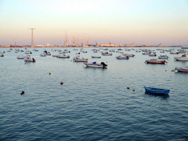 Рибальські Човни Заході Сонця Cdiz Андалусії Іспанія — стокове фото