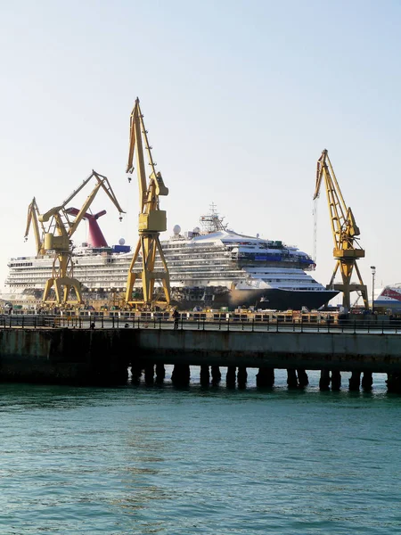 Cranes Repair Boats Bay Cadiz Capital Andalusia Spain Europe — Stock Photo, Image