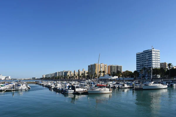 位于首都Cdiz海岸的宪法桥旁边的渔船叫 拉佩帕 安达卢西亚 西班牙 2019年8月12日 — 图库照片