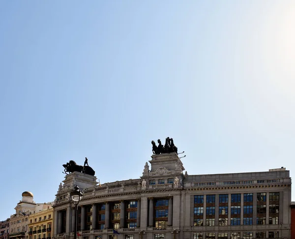 Лошади Четырёхэтажного Здания Улице Алькала Мадриде Испания Европе Ранее Башня — стоковое фото