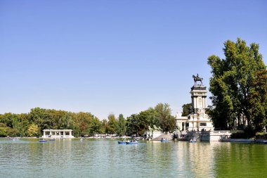 Madrid 'deki Retiro Parkı. İspanya. Avrupa. 18 Eylül 2019