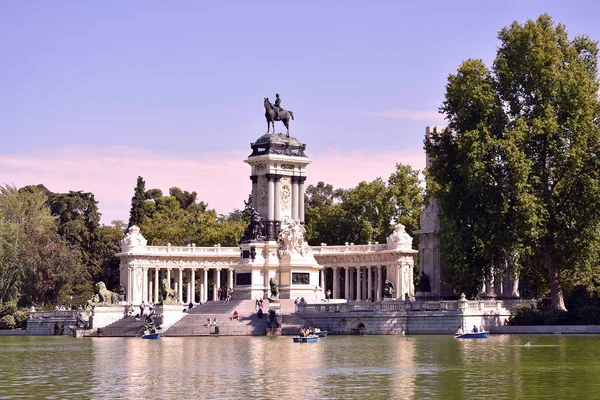 Monumento Alfonso Xii Jardim Parque Retiro Madrid Espanha Europa Setembro — Fotografia de Stock