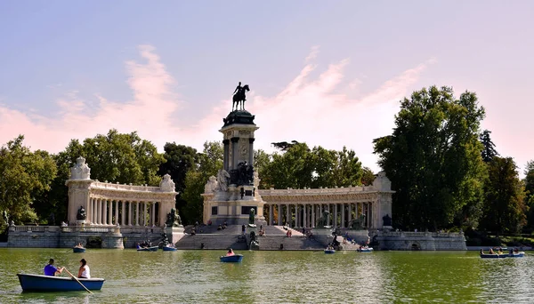 Monumento Alfonso Xii Nos Jardins Parque Retiro Madrid Espanha Europa — Fotografia de Stock