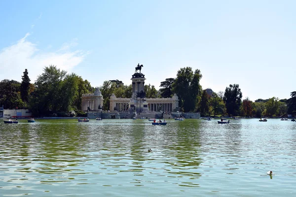 Monumento Alfonso Xii Jardim Parque Retiro Madrid Espanha Europa Setembro — Fotografia de Stock