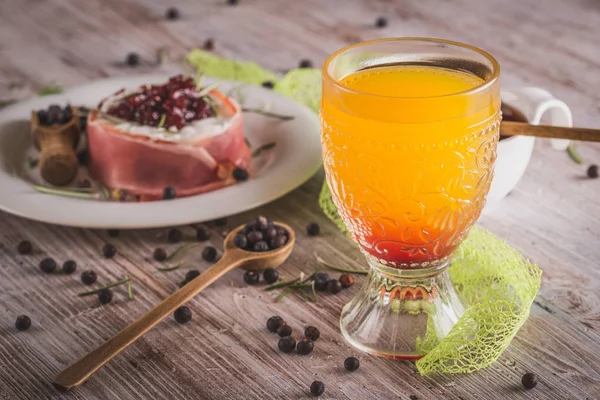 Horizontal Photo Glass Orange Juice Which Has Red Grenadine Syrup — Stock Photo, Image