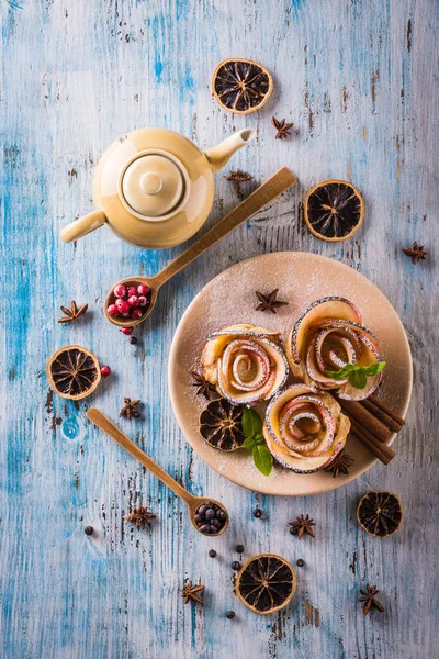 Verticale Foto Met Krokante Dessert Sweet Gemaakt Van Apple Segmenten — Stockfoto