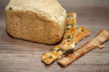 Kalıplı ev yapımı ekmek ve rulo