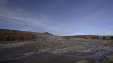 REYKJAVIK, ICELAND, 10 EKİM, 2019 Geyser Strokkur.İzlanda gayzerinin patlaması