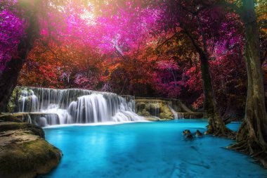 Huay Mae Kamin Şelalesi, K yağmur ormanlarında güzel şelale