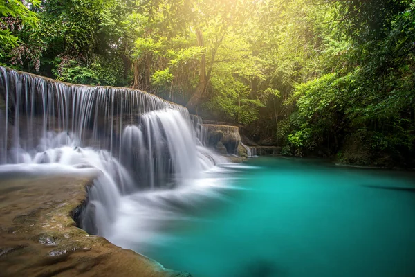 Huay Mae Kamin Waterfall, beautiful waterfall in rainforest at K — Stock Photo, Image