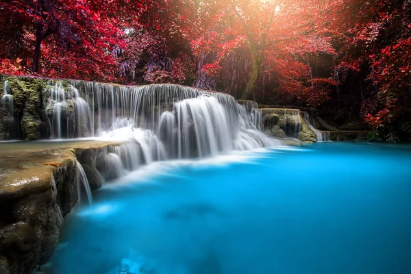 Cascade Huay Mae Kamin, belle cascade en forêt tropicale à K — Photo