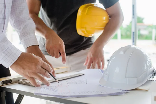 Mühendis ve Mimar konsepti, Mühendis Mimarlar ofis ekibi 