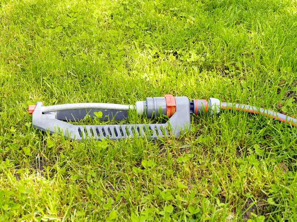 Lawn Watering System Irrigation Green Grass Sprinkler Garden — Stock Photo, Image