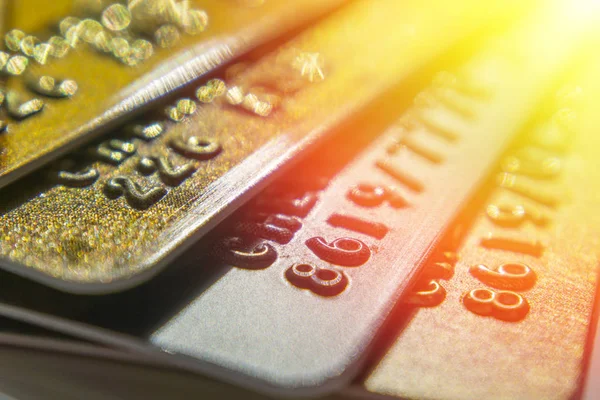 Gold and platinum credit cards close up — Stock Photo, Image