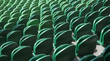 Bir futbol stadyumu oturma sıraları.