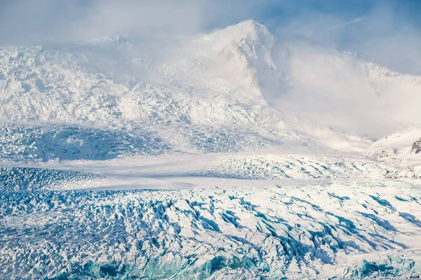 Dramatische Ijslandse Landschap Winter Enorme Ijs Gletsjer Bedekt Met Sneeuw — Stockfoto