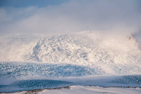 Dramatyczny Krajobraz Islandzki Zimie Ogromny Lodowy Lodowiec Pokryty Śniegiem Zima — Zdjęcie stockowe
