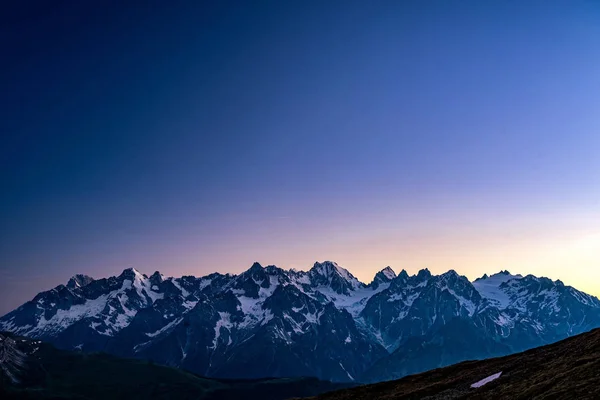 Malerischer Blick Auf Die Schönen Schweizer Alpen Blaue Stunde Sonnenuntergang — Stockfoto