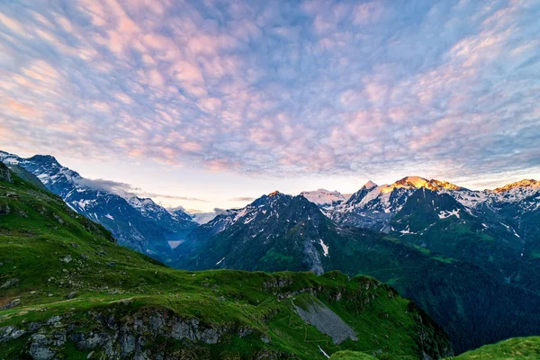 Scenic View Beautiful Swiss Alps Mountains Dramatic Early Morning Scene — Stock Photo, Image