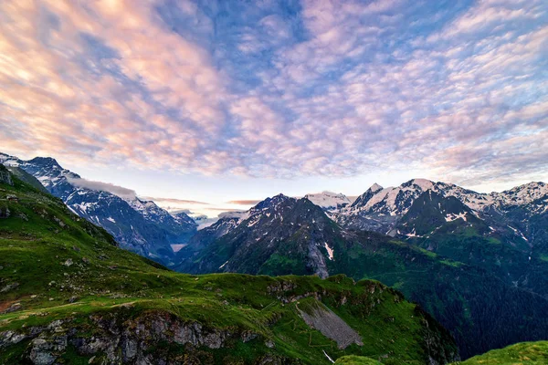 Vistas Panorámicas Las Hermosas Montañas Los Alpes Suizos Atardecer Hora — Foto de Stock